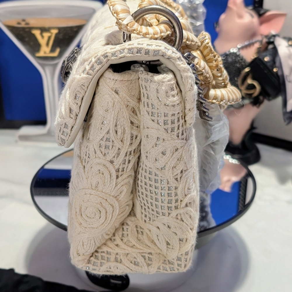 Kurt Geiger Md Kensington With Cream Embroidered Lace Exterior W/ Braided Handle - Picture 7 of 16